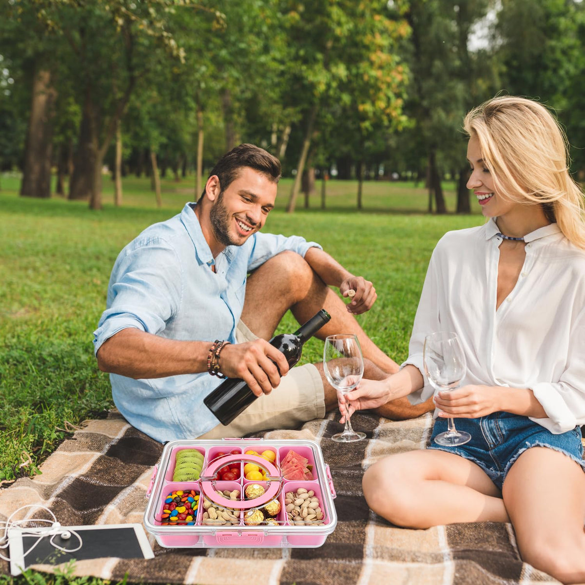 HRXFOZ candy and nuts tray in pink, ideal for entertaining.