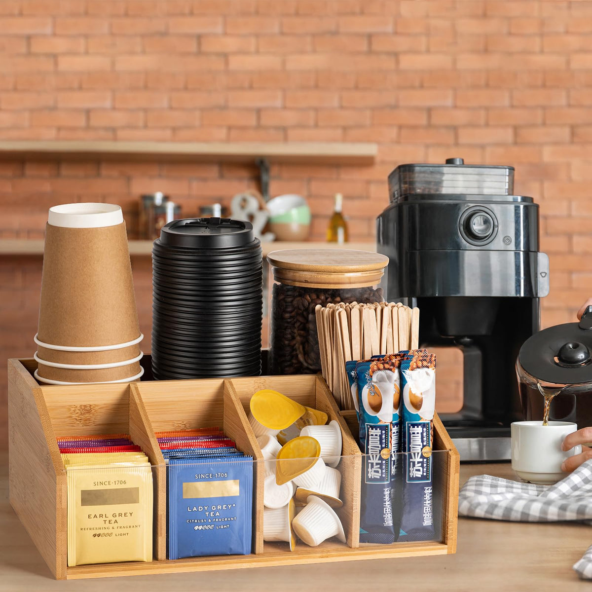 HUCINIUN compact footprint fits on kitchen counters without crowding.