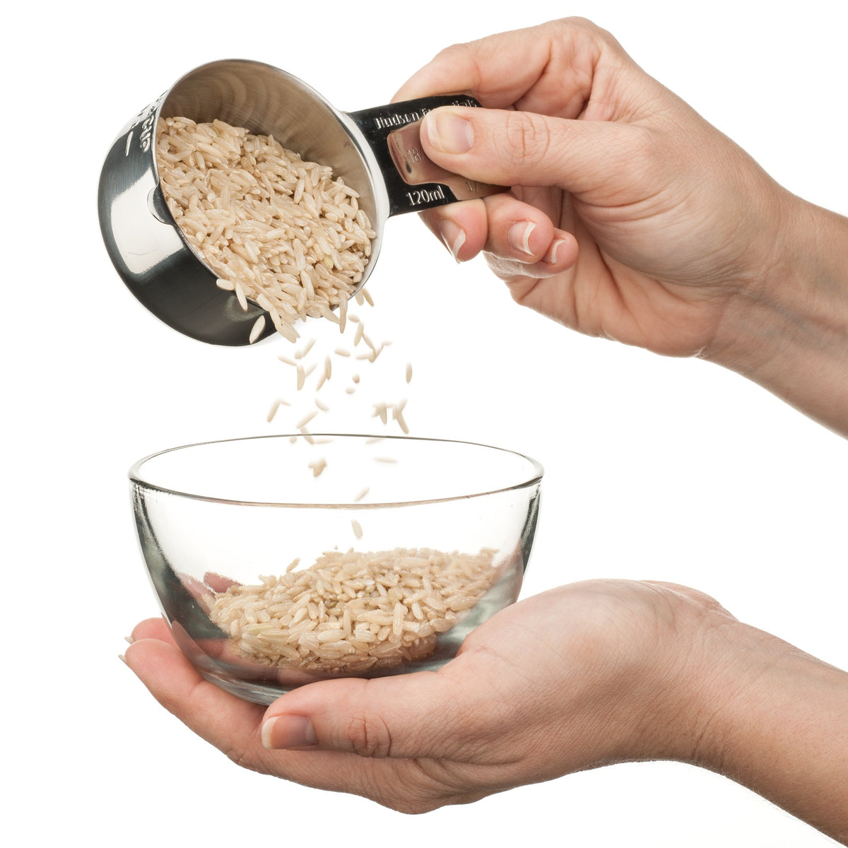 Hudson Essentials 6-piece set offers versatile sizes for recipes and baking.