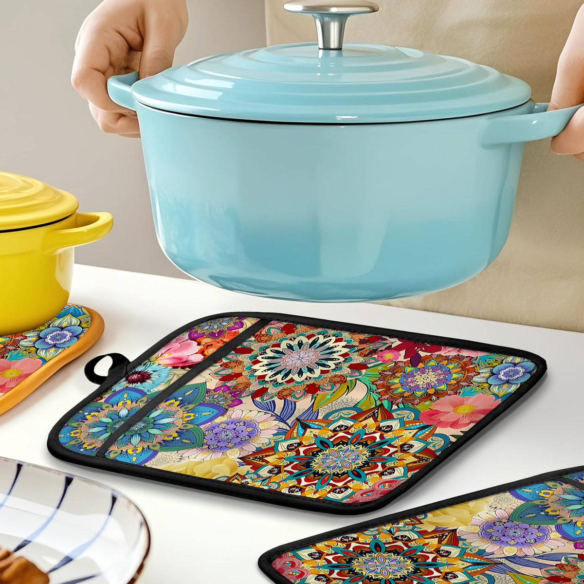 HUGANE heat-resistant design in Boho Floral oven mitts for kitchen safety