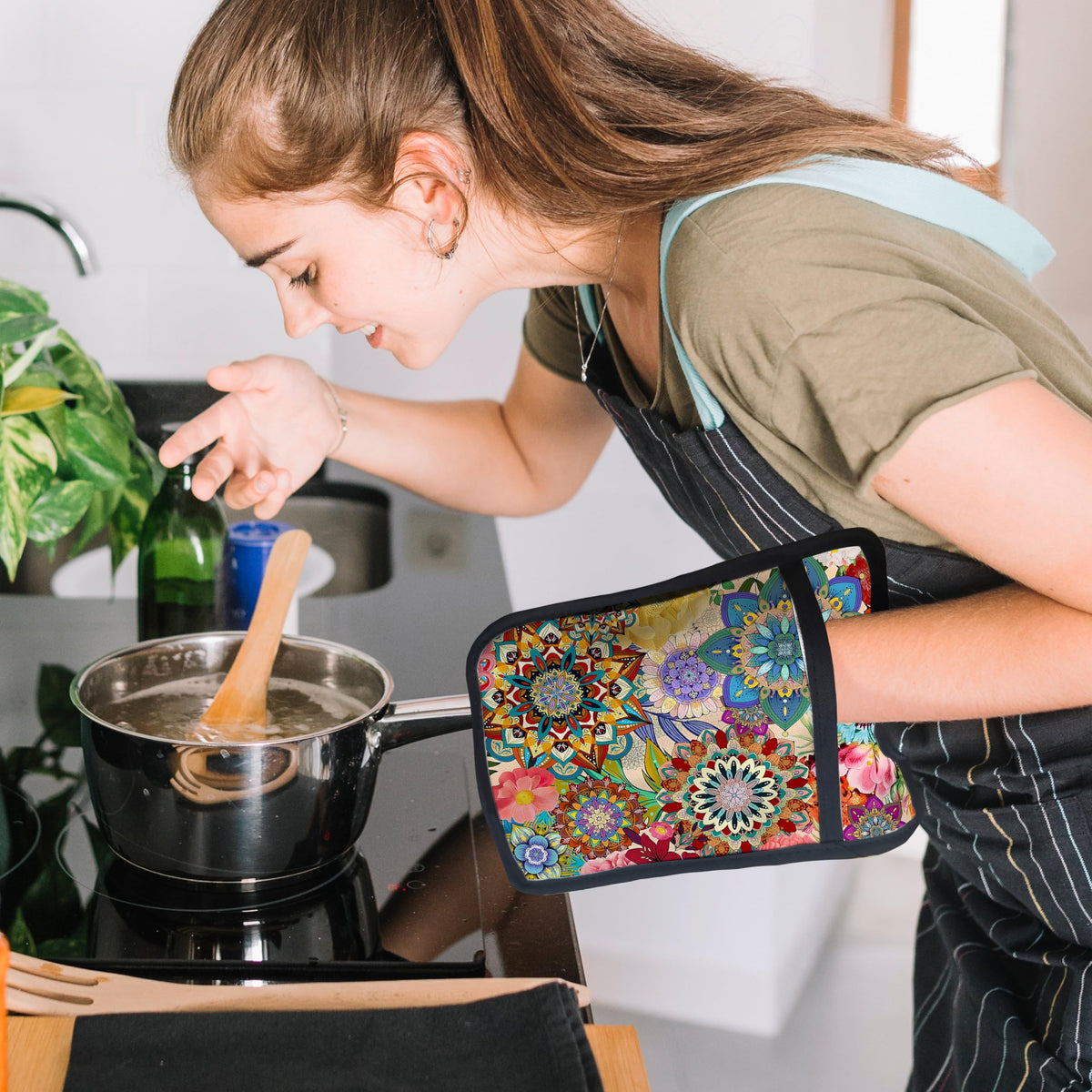 HUGANE Boho Floral mitts show off a stylish patterned design for kitchen decor