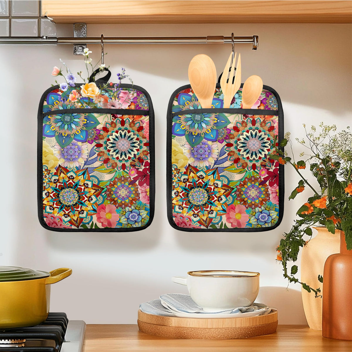HUGANE Boho Floral mitts featuring a convenient storage loop for easy reach