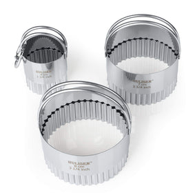 HULISEN three-piece set offers versatile shapes for cookies and pastries.
