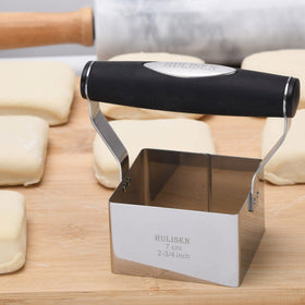 HULISEN stainless steel cookie cutter ensures durable rust free performance for repeated use.