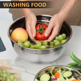 Hunnycook nesting design saves kitchen space during busy cooking sessions.