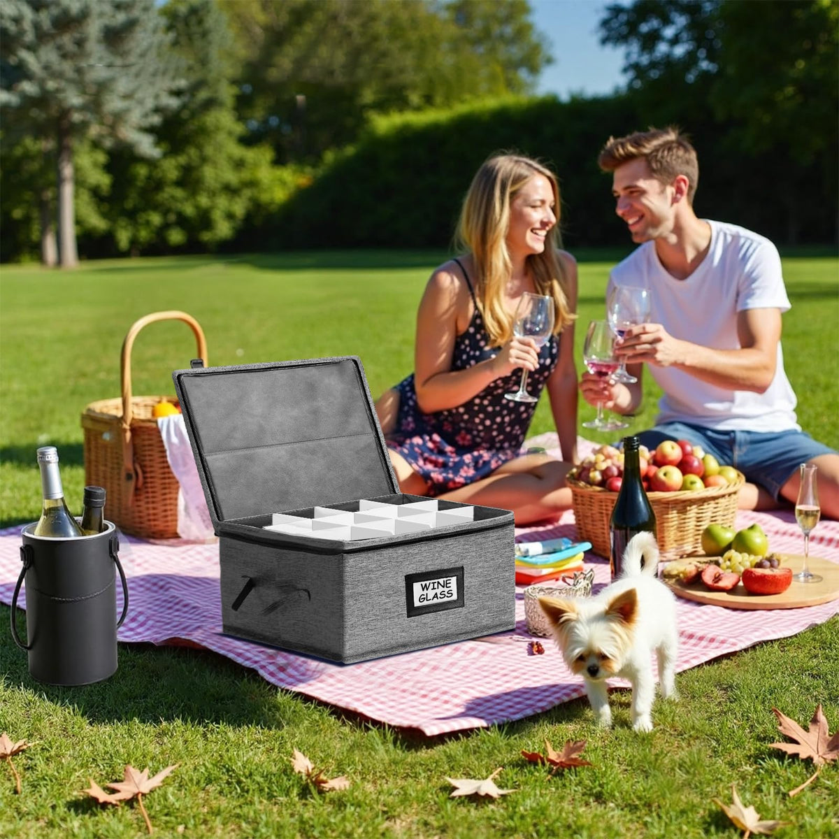 Hurzmoro safe moving solution protects wine and highball glasses.