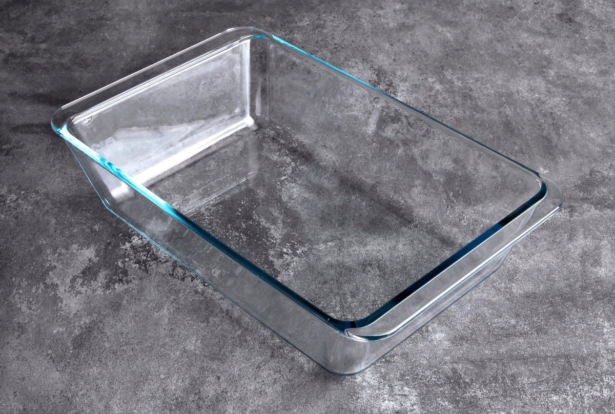 HUSANMP large capacity baking dish in use for bake-and-serve meals.