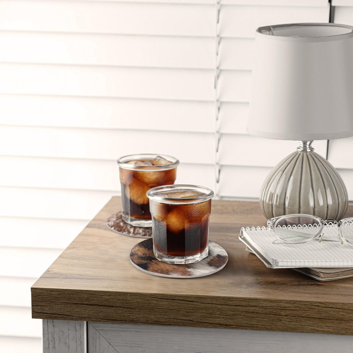 Hushee cowhide coaster suitable for hot and cold drinks, non-slip.