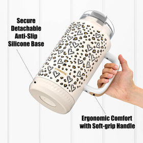 Hydraful double-wall insulation preserves cold and hot beverages for hours.