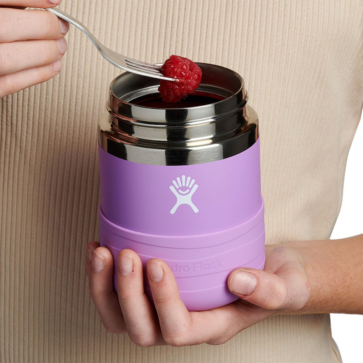 Hydro Flask leakproof lid supports mess-free backpacks and travel.