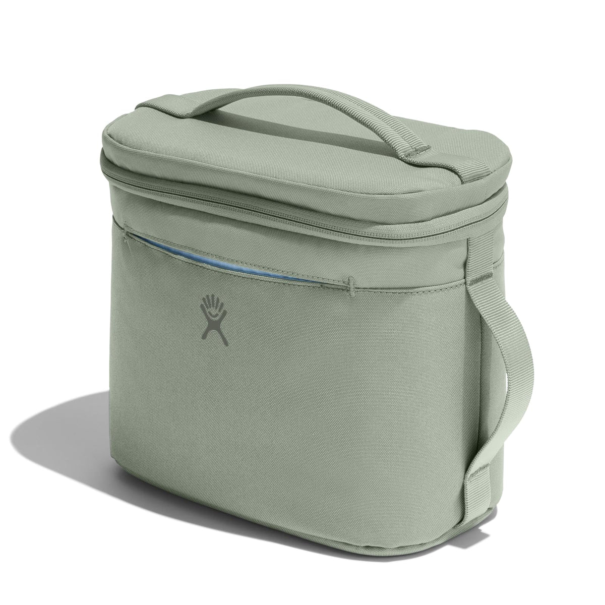 Interior with leakproof seams keeps foods fresh during commutes.