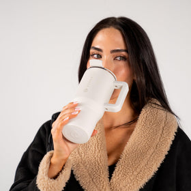 Ergonomic handle and rubber base offer comfortable grip and quiet daily use.