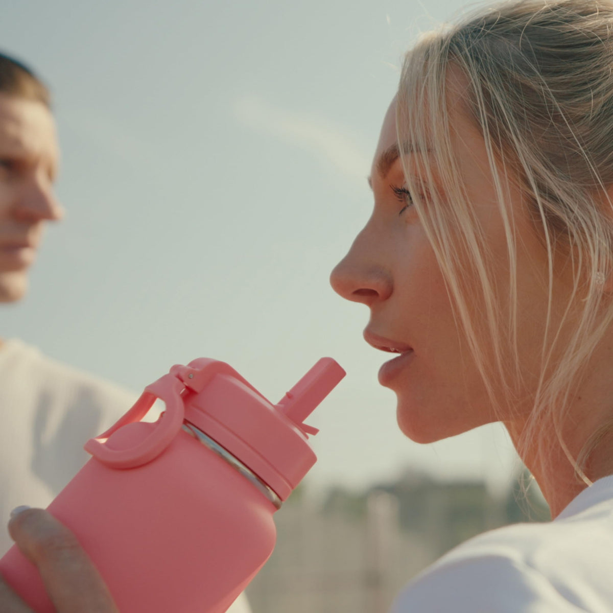 Hydrapeak 32oz bottle ideal for gym and travel readiness