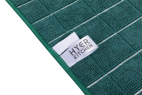 HYER KITCHEN absorbent microfiber towels demonstrate fast drying and soft touch.