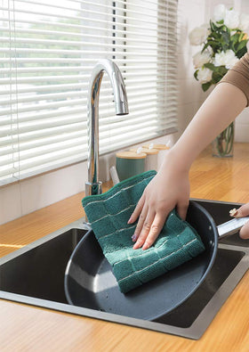 HYER KITCHEN towels in wash process highlight easy care and long-lasting softness.