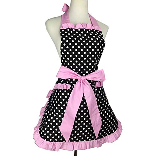 Hyzrz apron pocket detail keeps tools within reach.