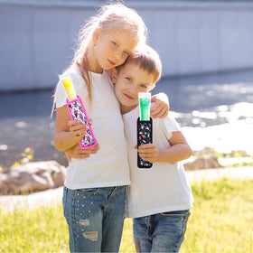 Hzran kid-friendly sleeves prevent sticky fingers and keep ice pops hygienic.