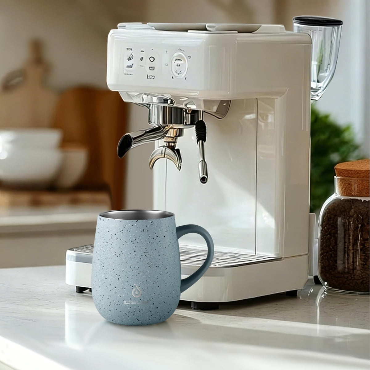 Ideus dishwasher-safe stainless steel mug for easy cleaning after use.