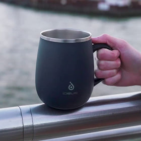 Ideus silicone BPA-free lid provides secure sip while reducing spills.