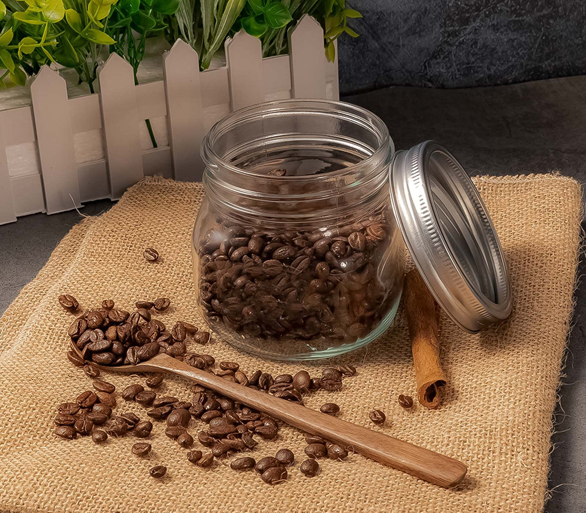 Ieavier wide-mouth jars easy to clean, reaching the bottom for thorough washing.