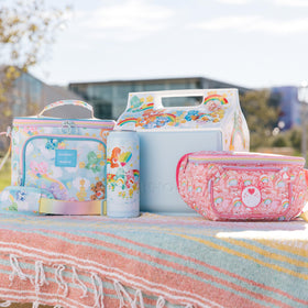 Igloo 600d-polyester-exterior withstands daily wear.