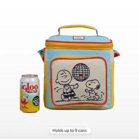 Igloo Snoopy lunch cooler main compartment offers spacious, leak-resistant storage.