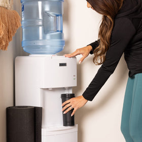 Igloo water cooler with durable construction for busy spaces