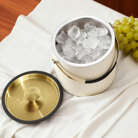 iHoo makes a thoughtful gift for housewarmings or cocktail lovers.