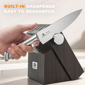 imarku G14 7-inch Santoku knife balances strength and maneuverability.