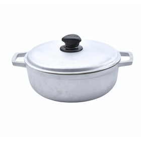 IMUSA 2.6qt caldero with lid and handles for safe, comfortable lifting.