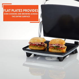 Swivel top plate on the IMUSA panini press for even pressing and uniform texture.