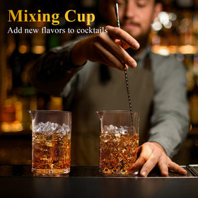 Inbagi elegant home bar mixing glass enhances cocktail presentation.