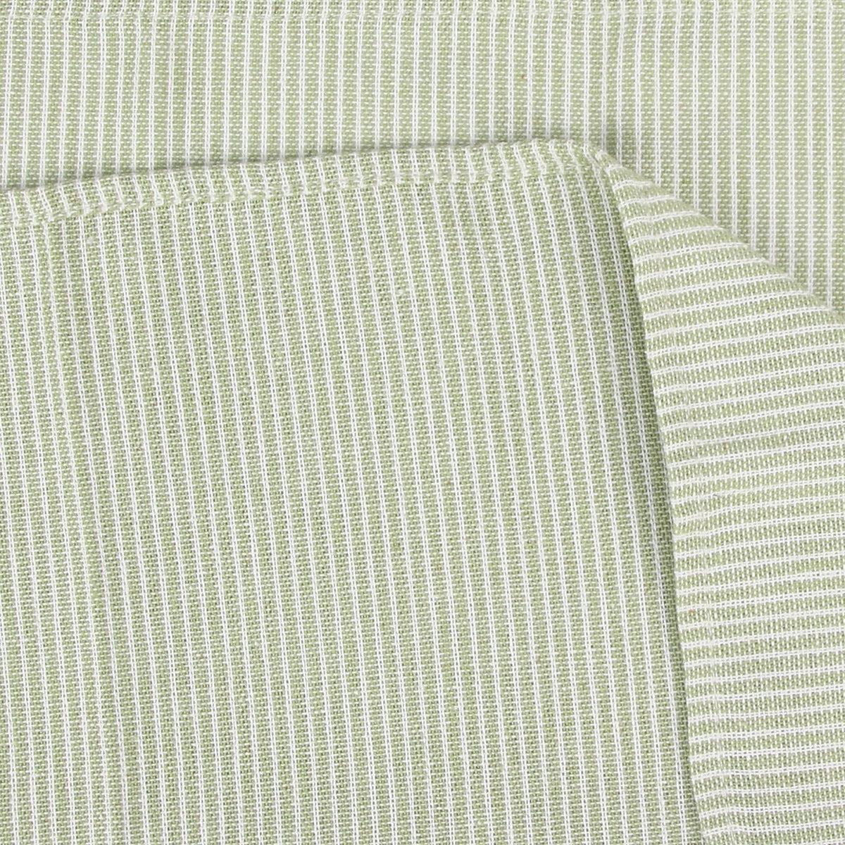 INFEI green striped dinner napkins on dining table for festive look