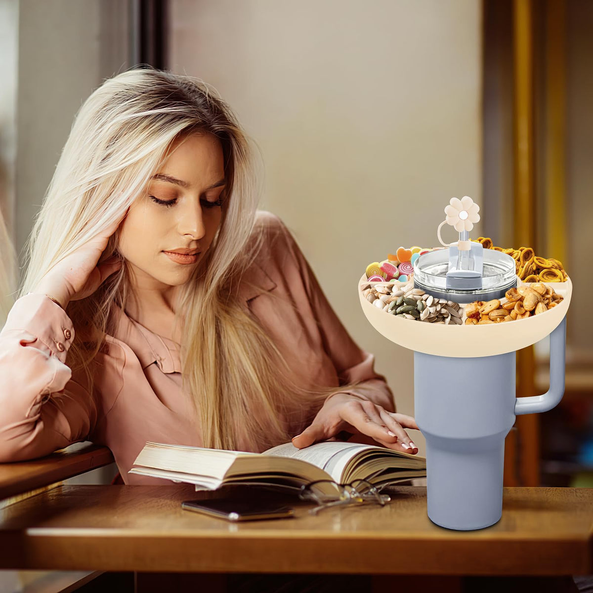 Insefocc snack bowl stores neatly, ready for travel and on-the-go use.