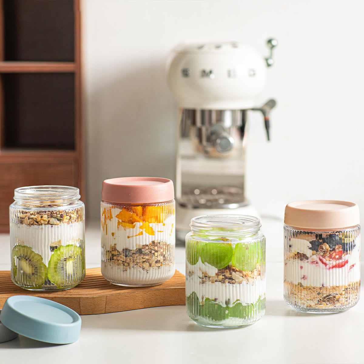 INSETLAN airtight overnight oats jar for spill-free storage and grab-and-go use.