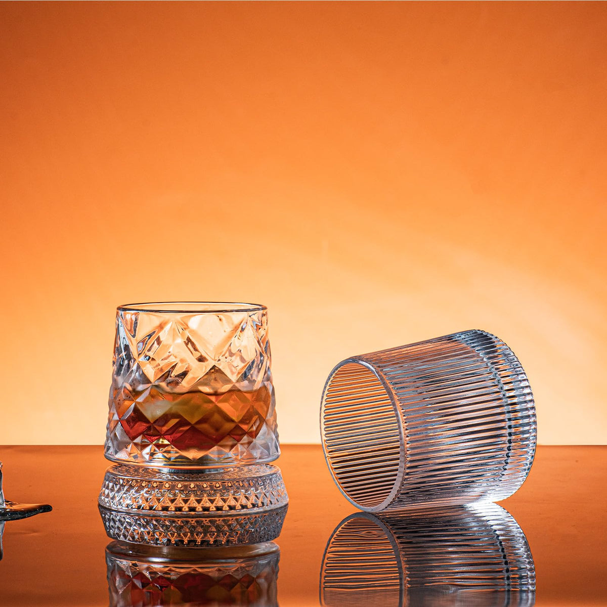 INSETLAN rotating aeration feature glass enhances the tasting experience.