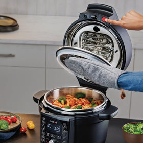 Instant Pot Duo Crisp control panel emphasizes simple, intuitive cooking settings.