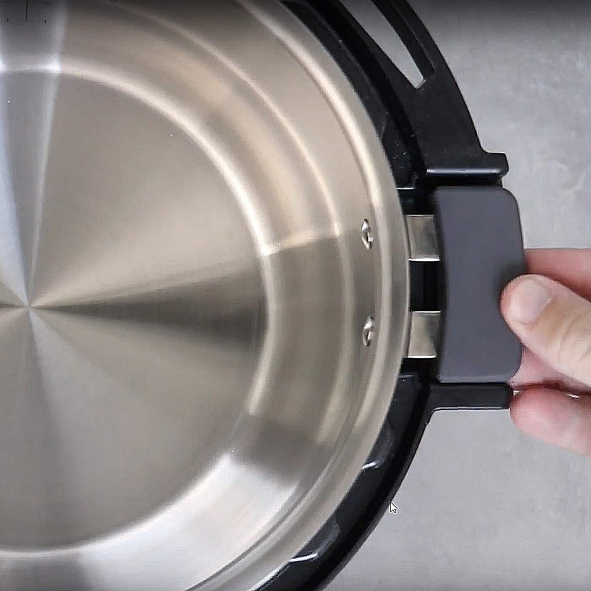Instant Pot inner pot dishwasher-safe, simplifying cleanup after meals.