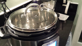 Instant Pot lid with stainless steel handle and rim fits 6-qt pots securely