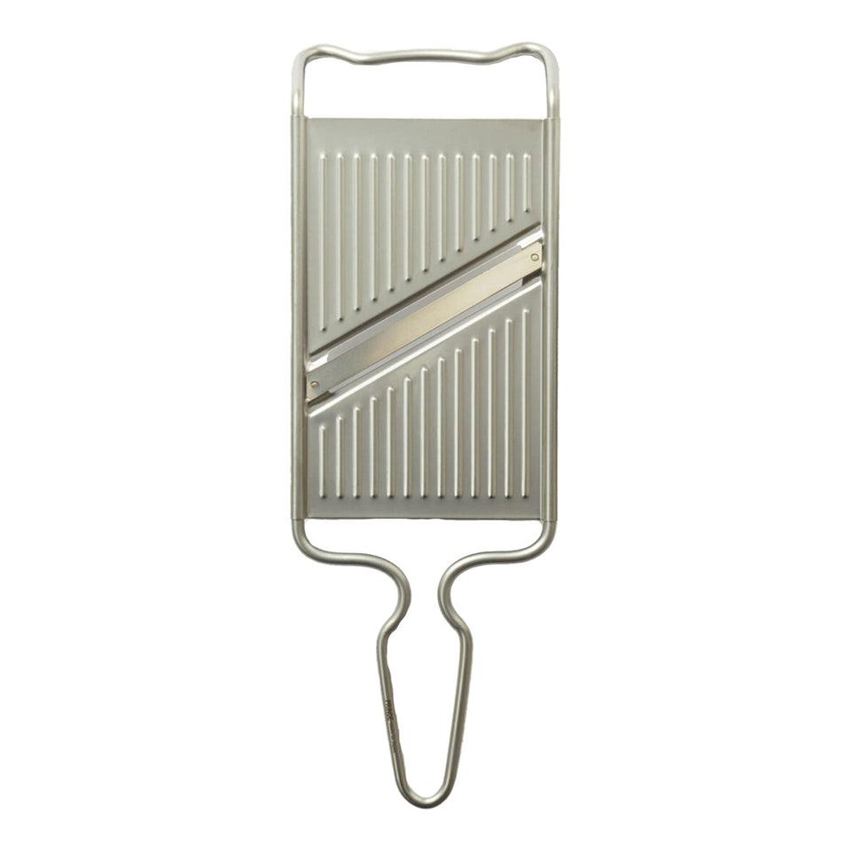 IPPINKA Japanese double-edged slicer blade angle enables precise thin slices.