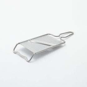 IPPINKA slicer firm grip handle provides confident control.