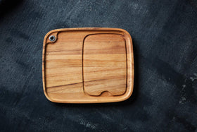 Ironwood Gourmet acacia wood tone and grain character.