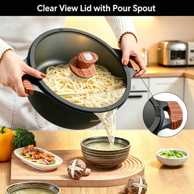 ITSMILLERS strainer lid on stock pot enables easy draining.