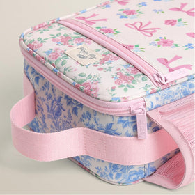Itzy Ritzy lunch box with wipeable interior and exterior for quick cleanup.