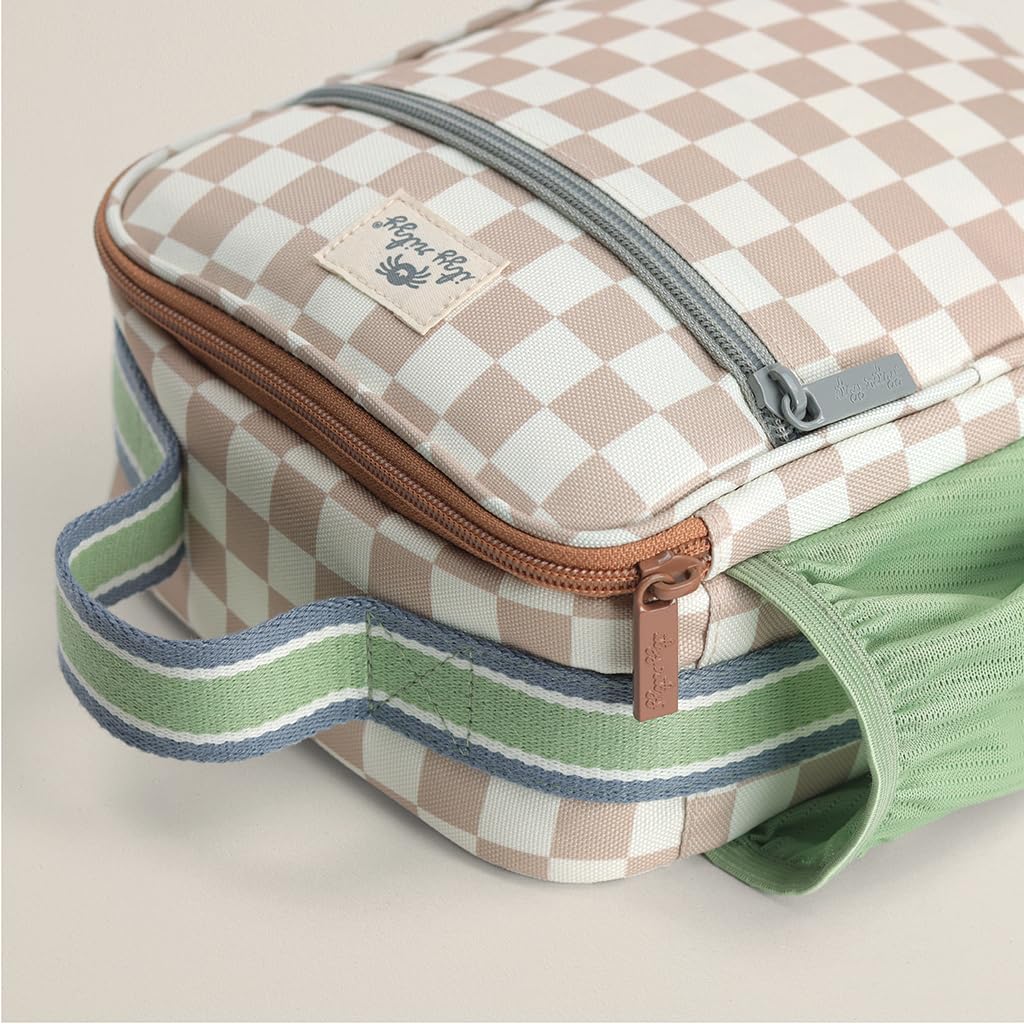 Itzy Ritzy two-pocket lunch bag design aids snacks and drinks.