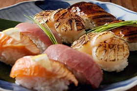 Iwatani PRO2 culinary torch demonstrates flame shape control for caramelization