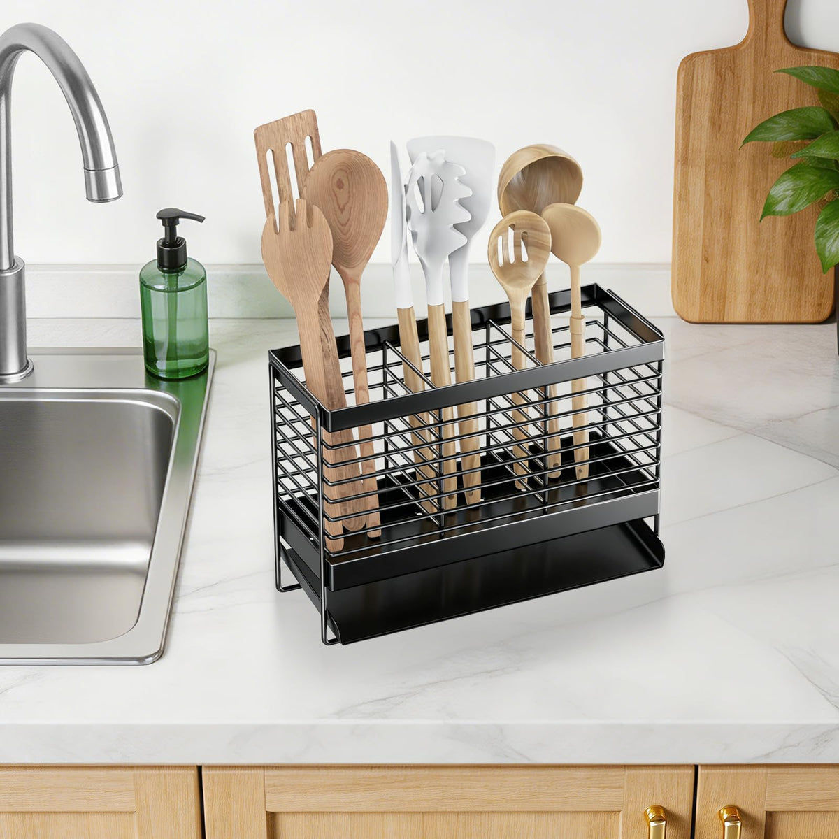 IWNTWY black utensil holder adds sleek style and practical storage