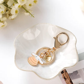 JAMEND CLXP ring holder edge with a gold outline for a noble touch.