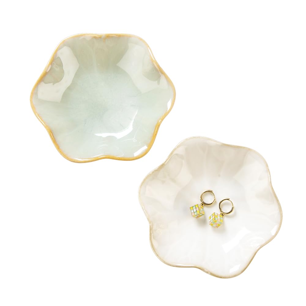 JAMEND CLXP lotus leaf ring holder dish in white and light green for elegant jewelry organization.