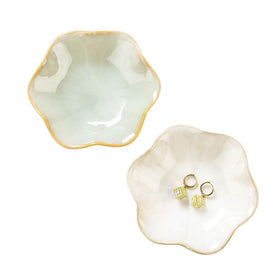 JAMEND CLXP lotus leaf ring holder dish in white and light green for elegant jewelry organization.